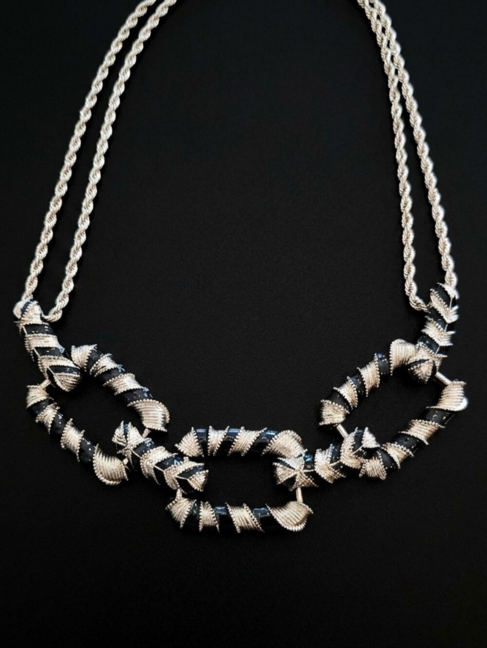 Vintage Liz Claiborne Silver Enamel Statement Link Necklace